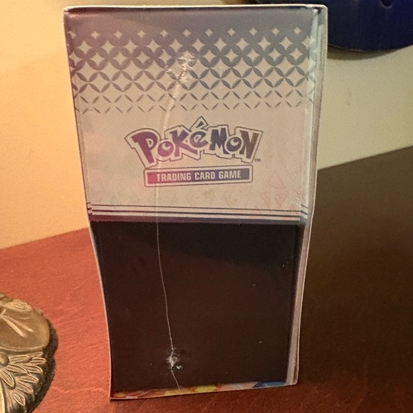 Pokemon Prismatic Evolution Elite Trainer Box - FACTORY SEALED - Picture 4 of 5